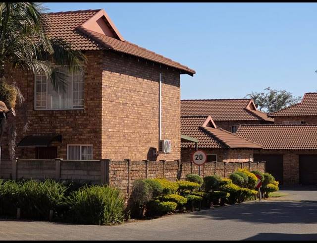 2 BEDROOM TOWNHOUSE FOR SALE IN ANNLIN